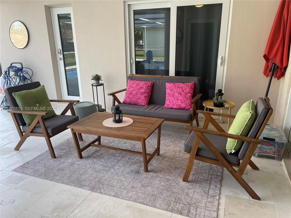 В аренду: $4,000 (3 спален, 2 ванн, 2071 Квадратных фут)