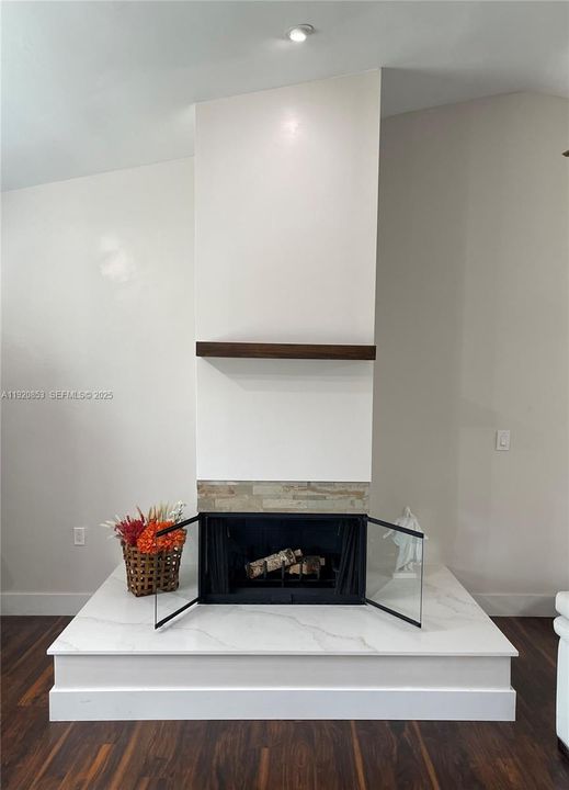 В аренду: $4,000 (3 спален, 2 ванн, 2071 Квадратных фут)