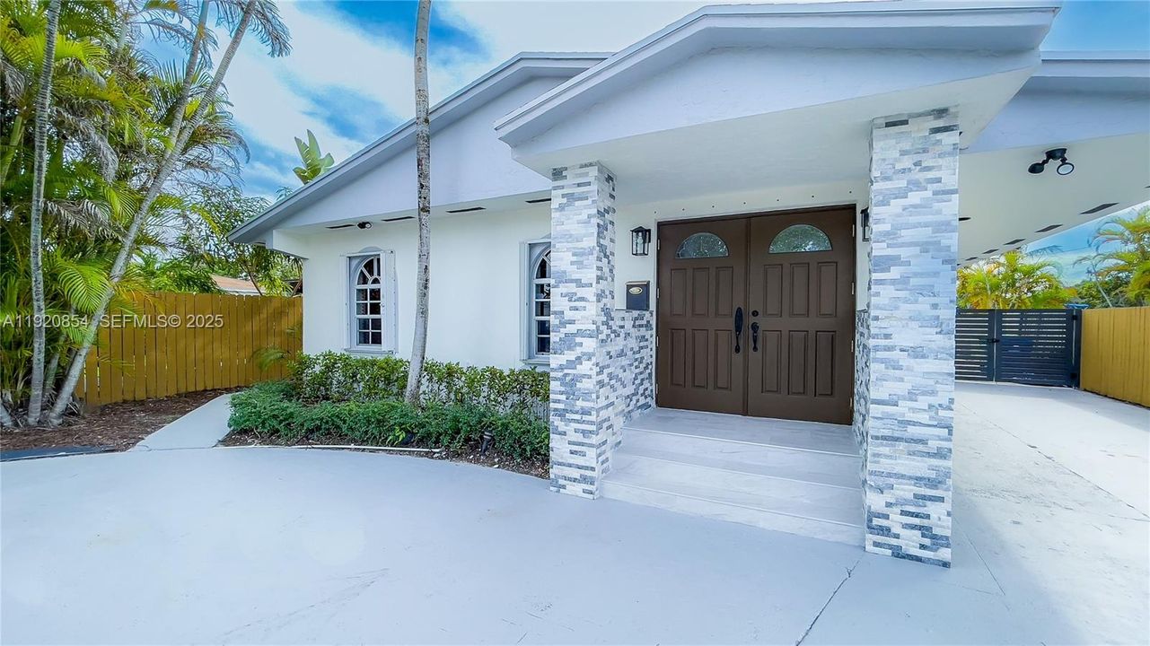 В аренду: $7,200 (4 спален, 3 ванн, 2540 Квадратных фут)