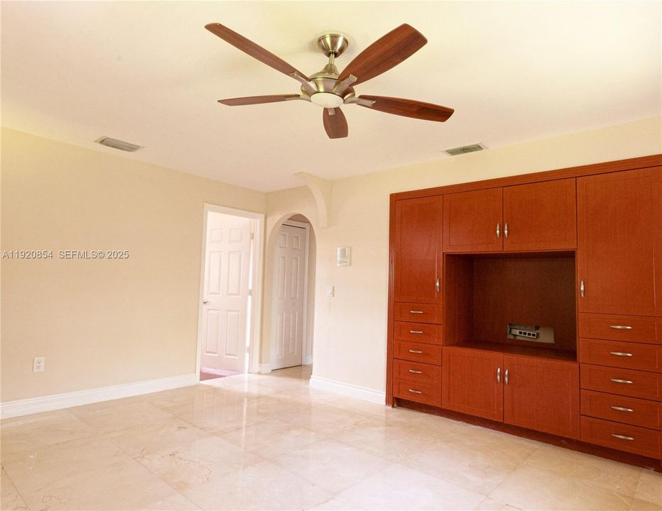 reverse view looking towards bedroom # 3.