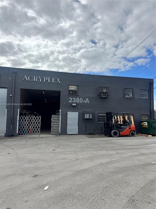 For Rent: $7,667 (0 beds, 0 baths, 0 Square Feet)