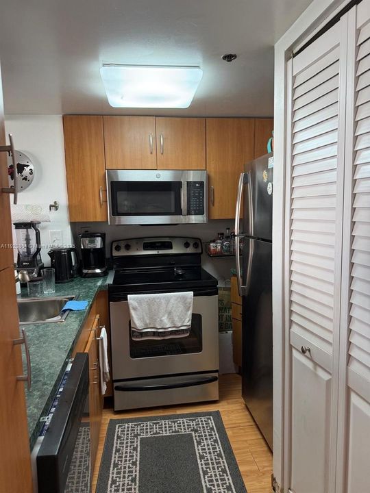 На продажу: $340,000 (1 спален, 1 ванн, 650 Квадратных фут)