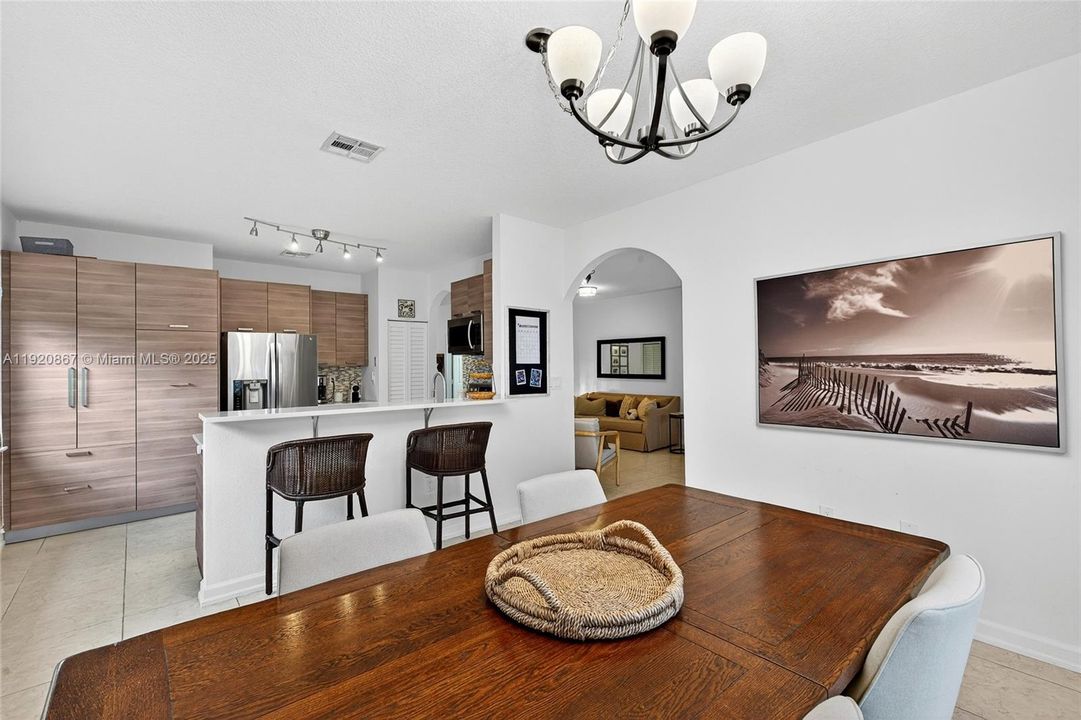 На продажу: $619,000 (3 спален, 2 ванн, 1582 Квадратных фут)