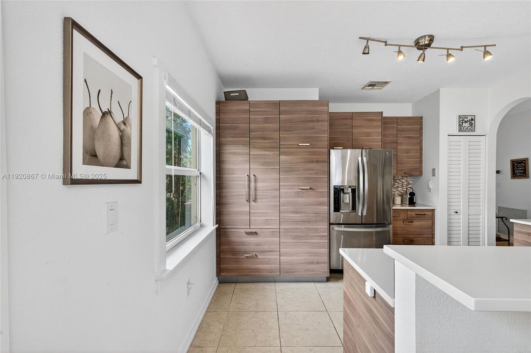 На продажу: $619,000 (3 спален, 2 ванн, 1582 Квадратных фут)