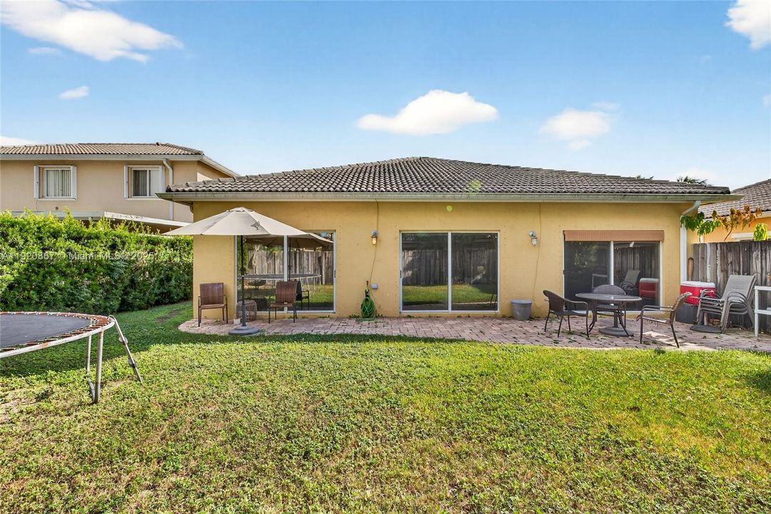 На продажу: $619,000 (3 спален, 2 ванн, 1582 Квадратных фут)