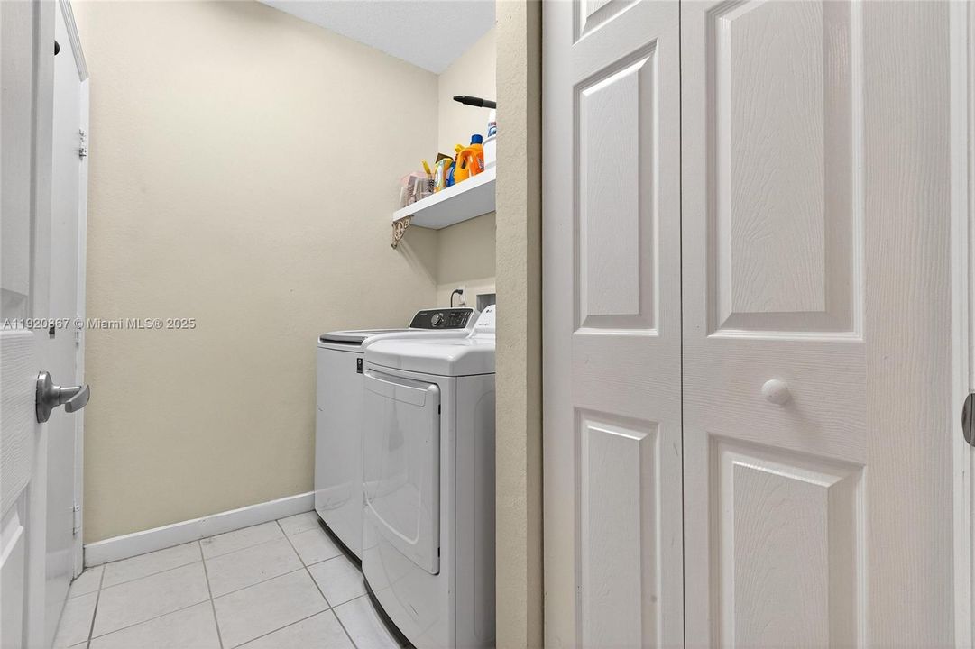 На продажу: $619,000 (3 спален, 2 ванн, 1582 Квадратных фут)