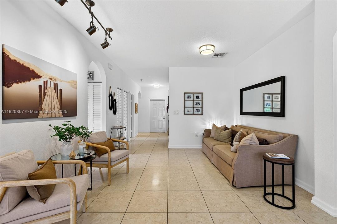 На продажу: $619,000 (3 спален, 2 ванн, 1582 Квадратных фут)