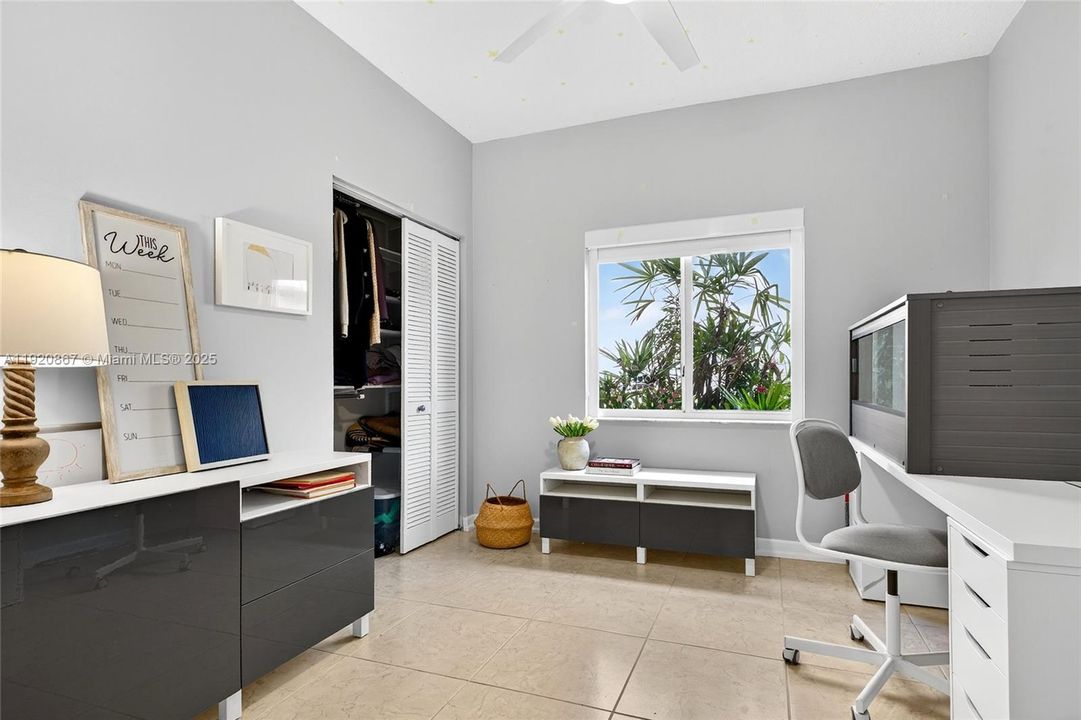 На продажу: $619,000 (3 спален, 2 ванн, 1582 Квадратных фут)