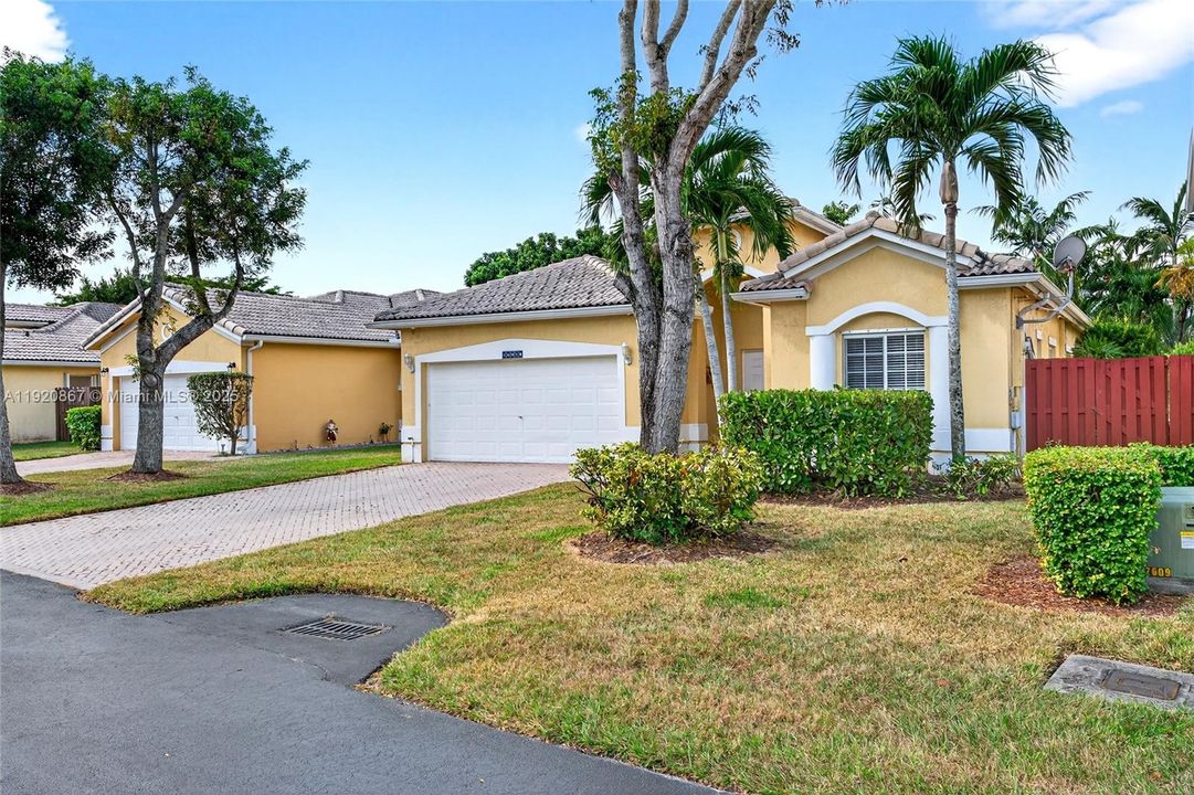 На продажу: $619,000 (3 спален, 2 ванн, 1582 Квадратных фут)