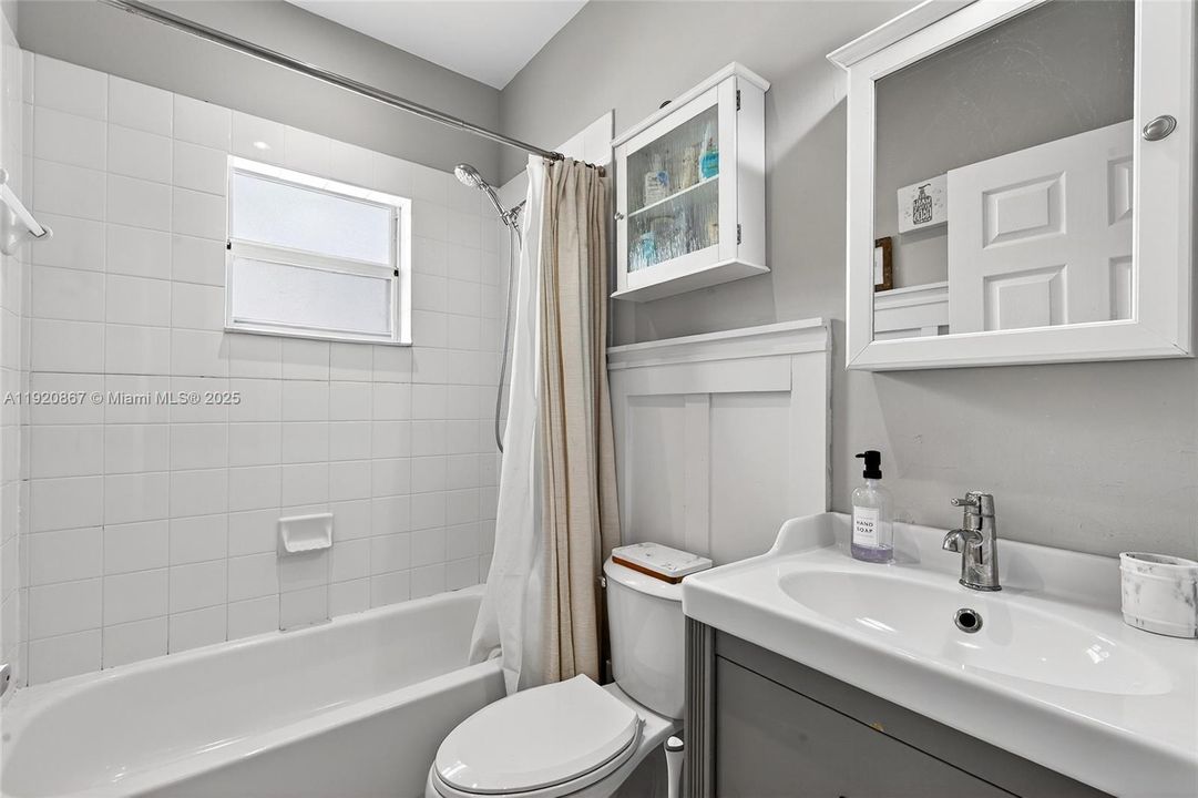 На продажу: $619,000 (3 спален, 2 ванн, 1582 Квадратных фут)