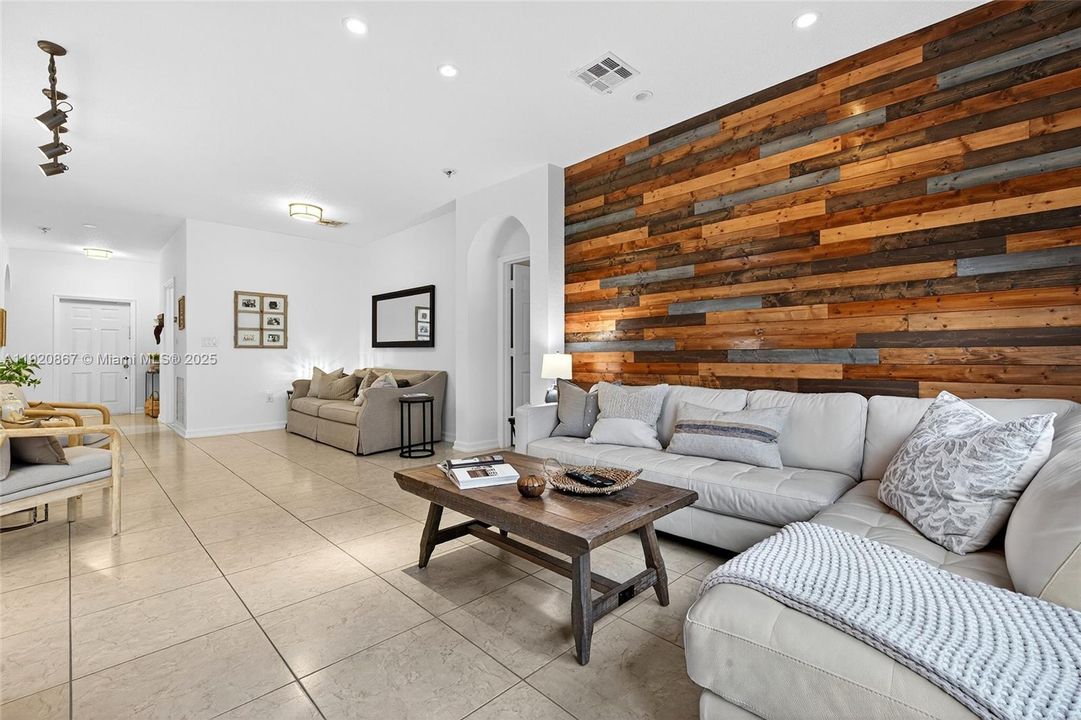 На продажу: $619,000 (3 спален, 2 ванн, 1582 Квадратных фут)