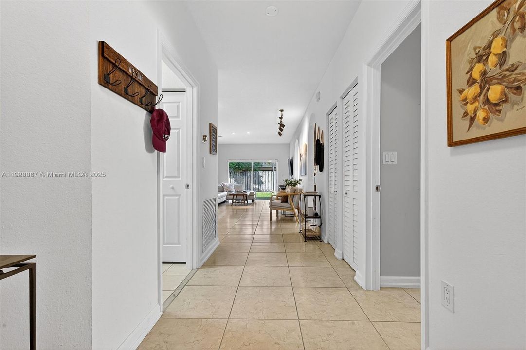 На продажу: $619,000 (3 спален, 2 ванн, 1582 Квадратных фут)