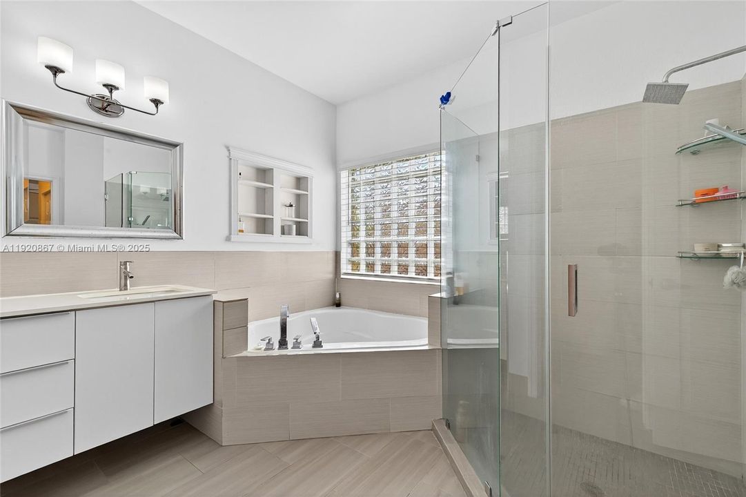 На продажу: $619,000 (3 спален, 2 ванн, 1582 Квадратных фут)