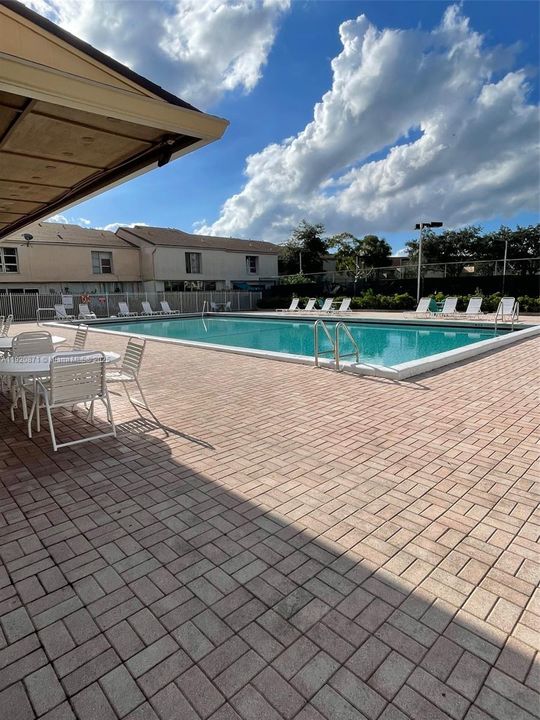 For Rent: $2,940 (3 beds, 2 baths, 1770 Square Feet)