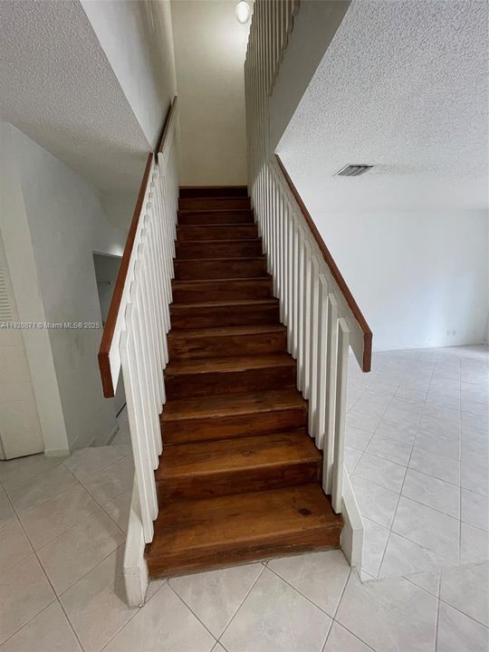 For Rent: $2,940 (3 beds, 2 baths, 1770 Square Feet)