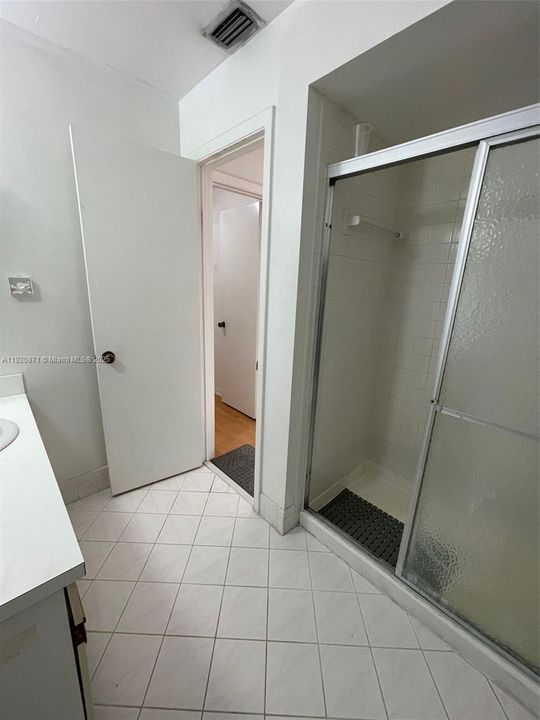 For Rent: $2,940 (3 beds, 2 baths, 1770 Square Feet)