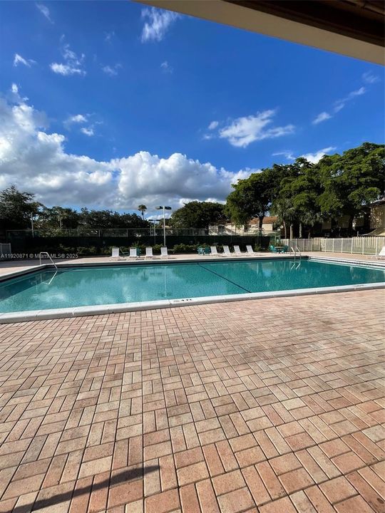 For Rent: $2,940 (3 beds, 2 baths, 1770 Square Feet)