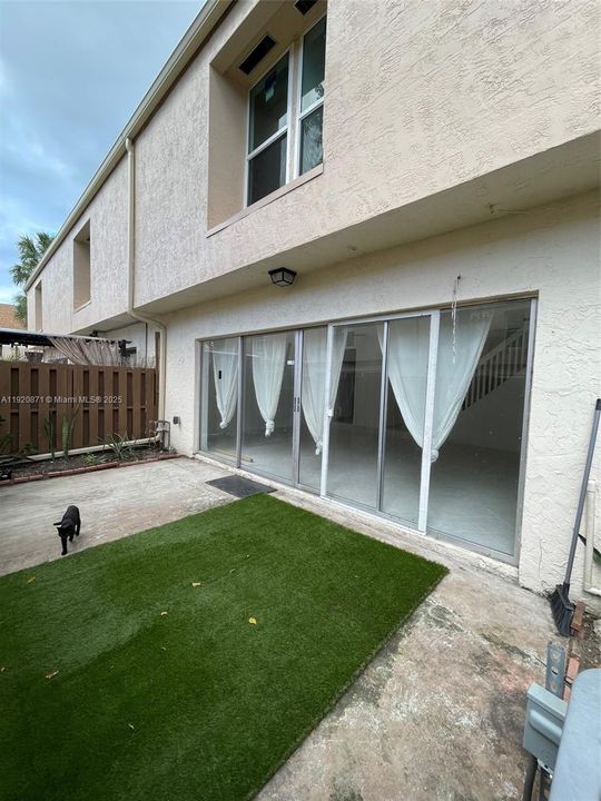 For Rent: $2,940 (3 beds, 2 baths, 1770 Square Feet)