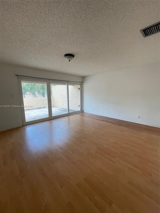 For Rent: $2,940 (3 beds, 2 baths, 1770 Square Feet)