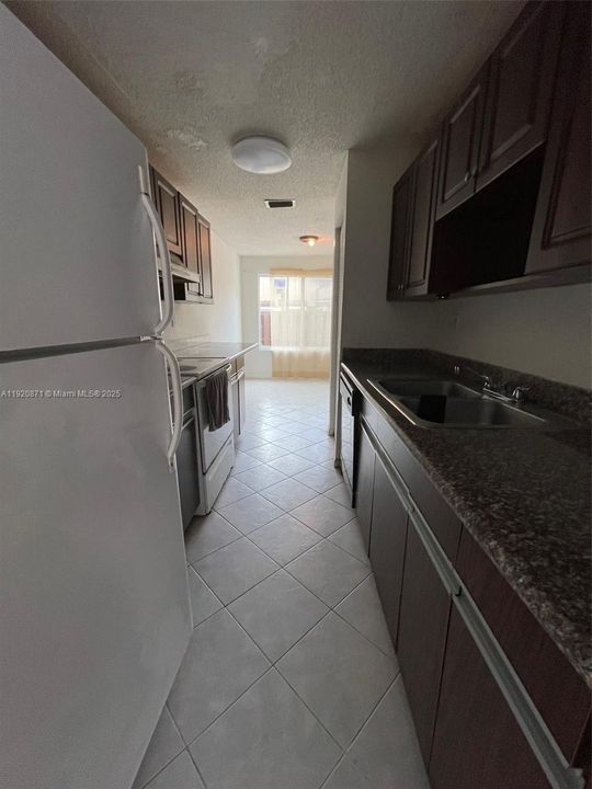For Rent: $2,940 (3 beds, 2 baths, 1770 Square Feet)