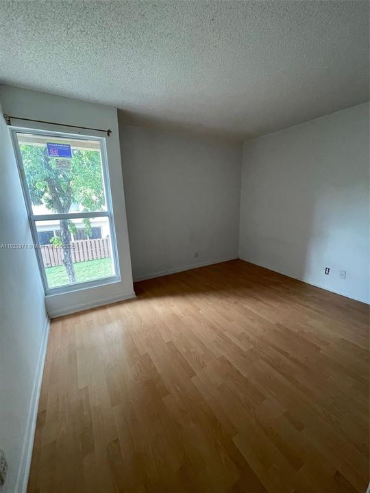 For Rent: $2,940 (3 beds, 2 baths, 1770 Square Feet)