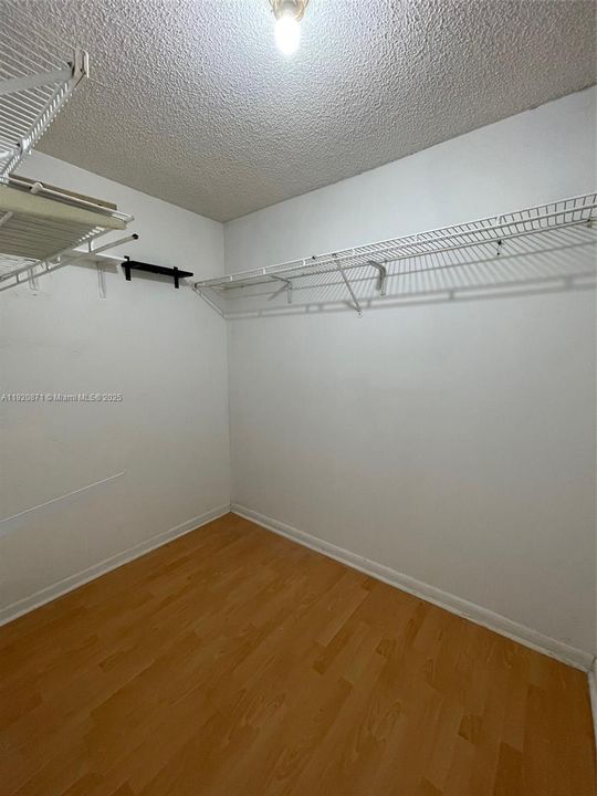 For Rent: $2,940 (3 beds, 2 baths, 1770 Square Feet)