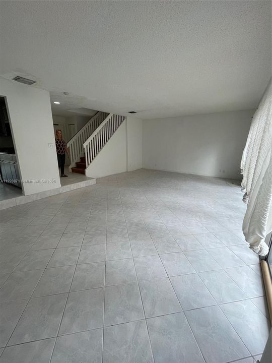 For Rent: $2,940 (3 beds, 2 baths, 1770 Square Feet)