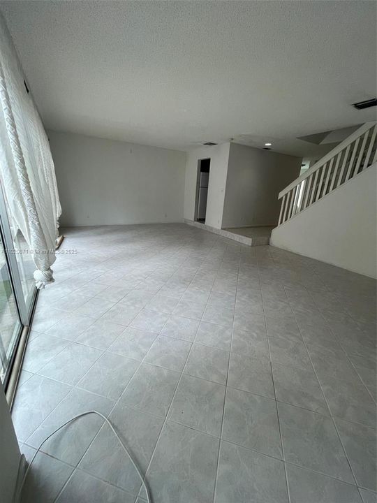 For Rent: $2,940 (3 beds, 2 baths, 1770 Square Feet)