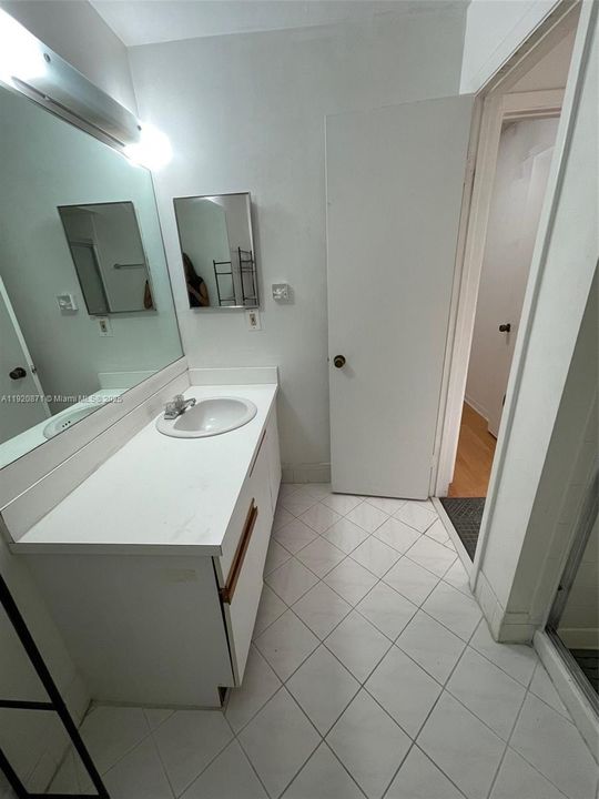 For Rent: $2,940 (3 beds, 2 baths, 1770 Square Feet)