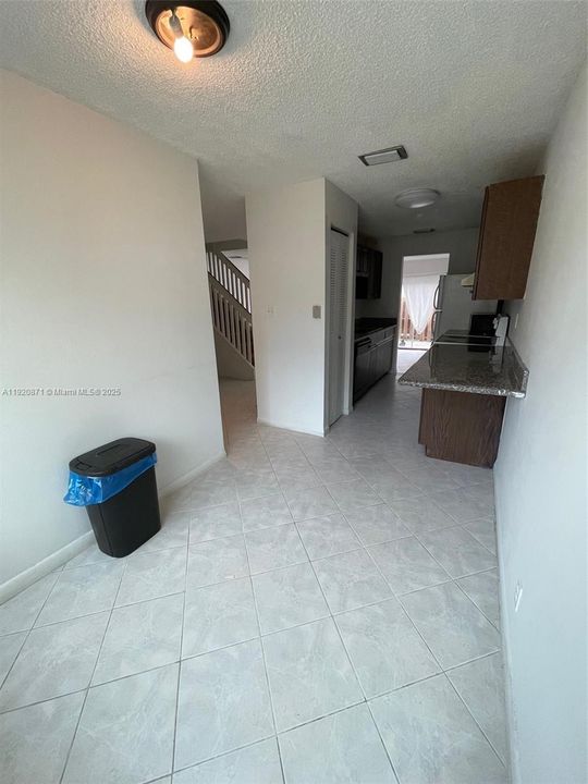 For Rent: $2,940 (3 beds, 2 baths, 1770 Square Feet)