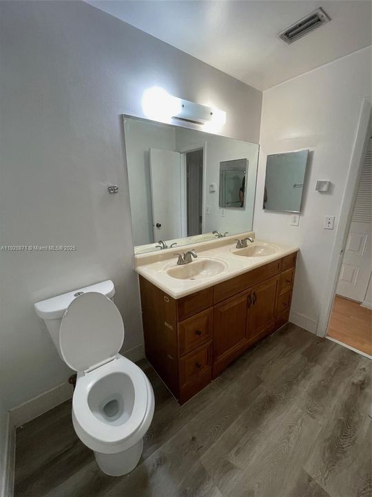 For Rent: $2,940 (3 beds, 2 baths, 1770 Square Feet)