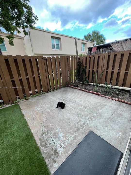 For Rent: $2,940 (3 beds, 2 baths, 1770 Square Feet)