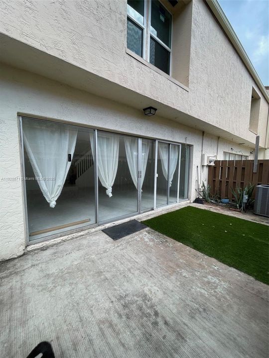 For Rent: $2,940 (3 beds, 2 baths, 1770 Square Feet)