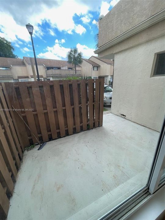 For Rent: $2,940 (3 beds, 2 baths, 1770 Square Feet)