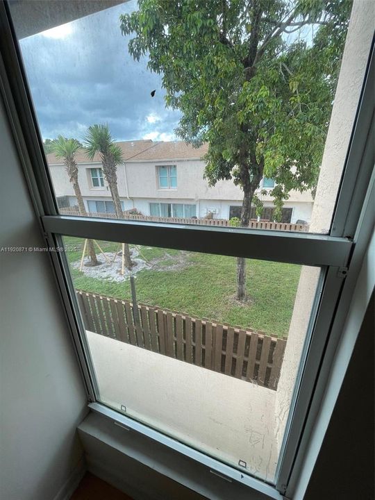 For Rent: $2,940 (3 beds, 2 baths, 1770 Square Feet)