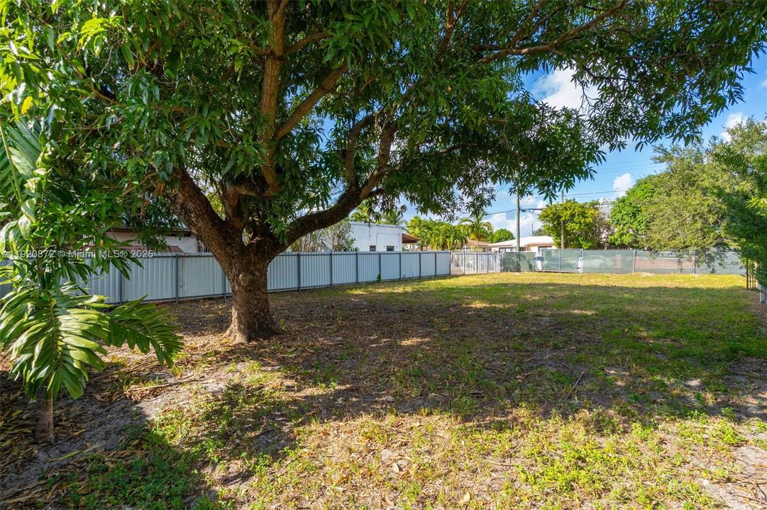 For Sale: $375,000 (0.11 acres)