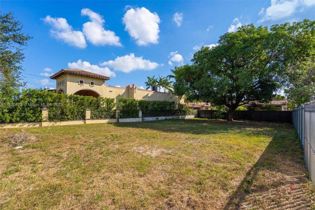 For Sale: $375,000 (0.11 acres)