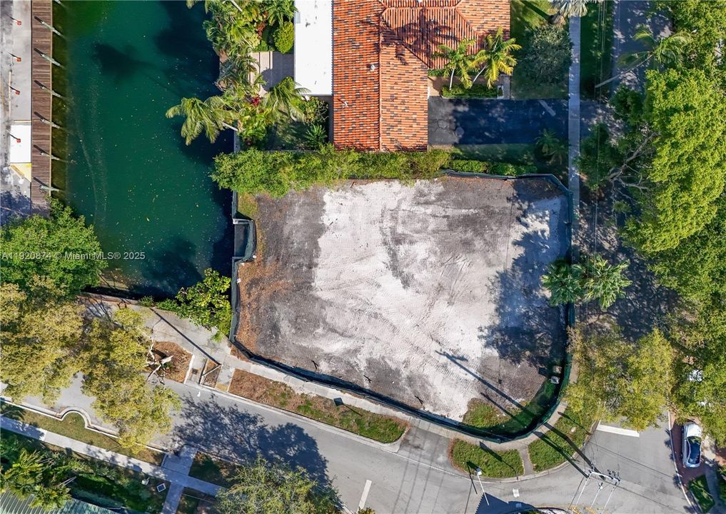 For Sale: $2,290,000 (0.23 acres)