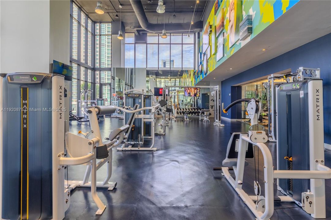 合同活跃: $4,100 (1 贝兹, 1 浴室, 651 平方英尺)