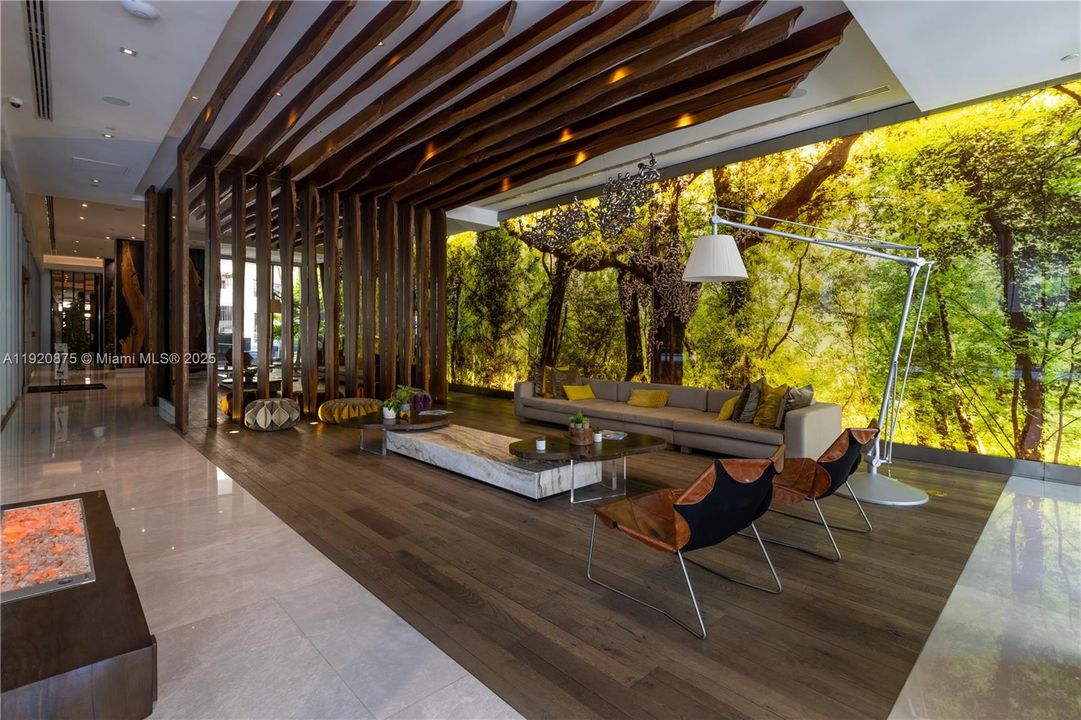 合同活跃: $4,100 (1 贝兹, 1 浴室, 651 平方英尺)