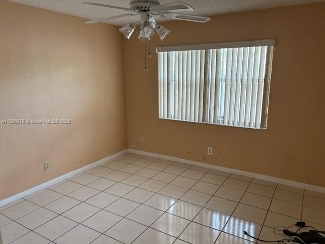 For Sale: $149,999 (2 beds, 2 baths, 1370 Square Feet)