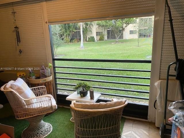 На продажу: $330,000 (2 спален, 2 ванн, 1215 Квадратных фут)