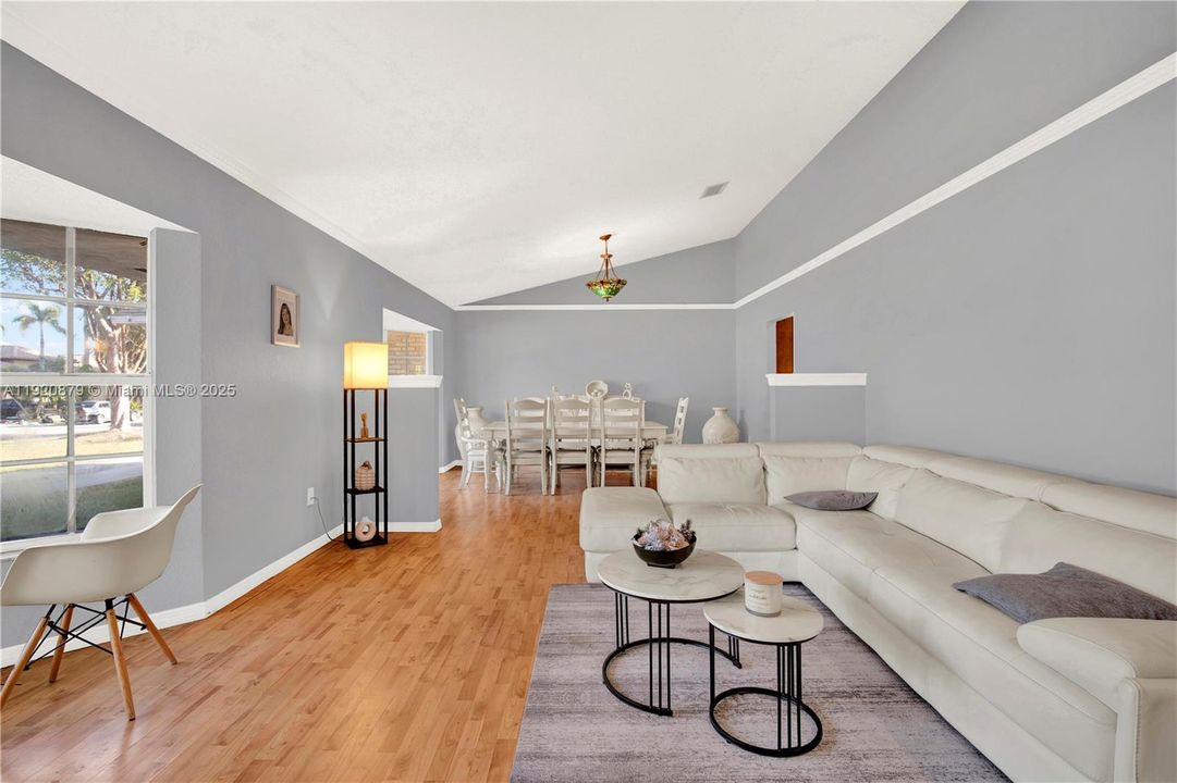 For Sale: $890,000 (4 beds, 2 baths, 3850 Square Feet)