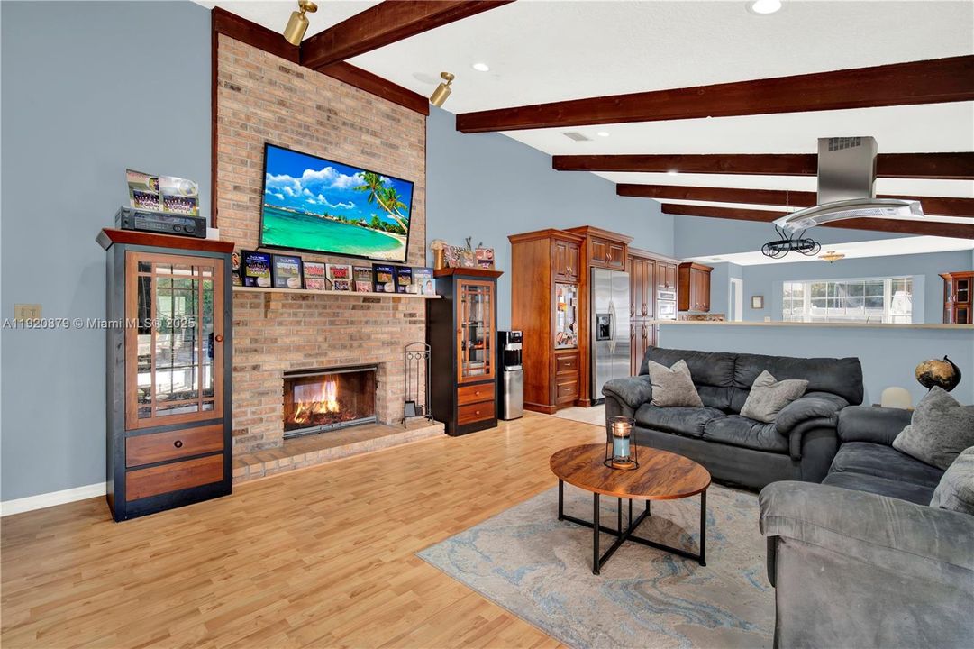 For Sale: $890,000 (4 beds, 2 baths, 3850 Square Feet)