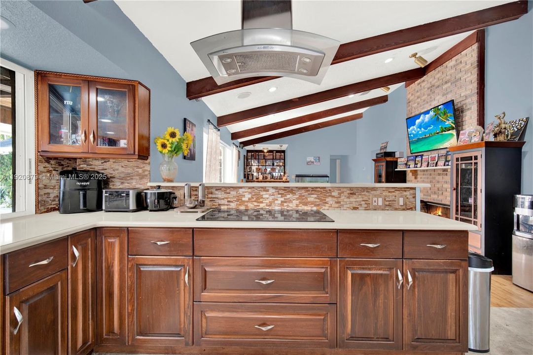 For Sale: $890,000 (4 beds, 2 baths, 3850 Square Feet)