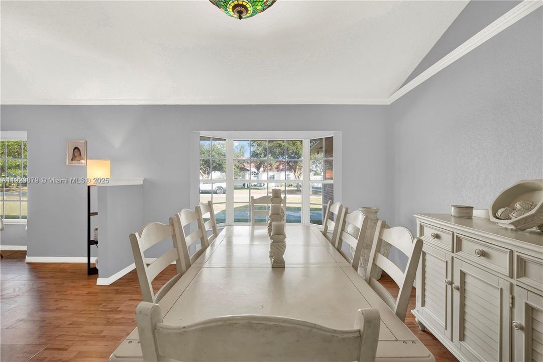 For Sale: $890,000 (4 beds, 2 baths, 3850 Square Feet)