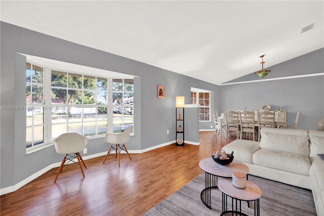 For Sale: $890,000 (4 beds, 2 baths, 3850 Square Feet)