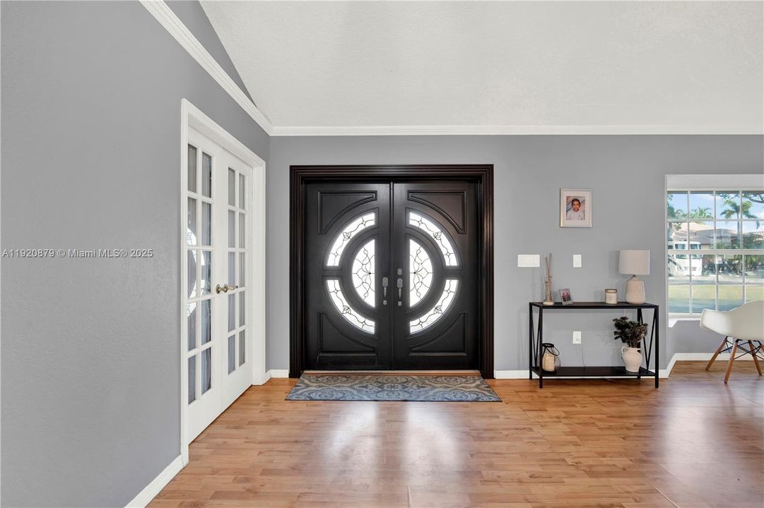 For Sale: $890,000 (4 beds, 2 baths, 3850 Square Feet)