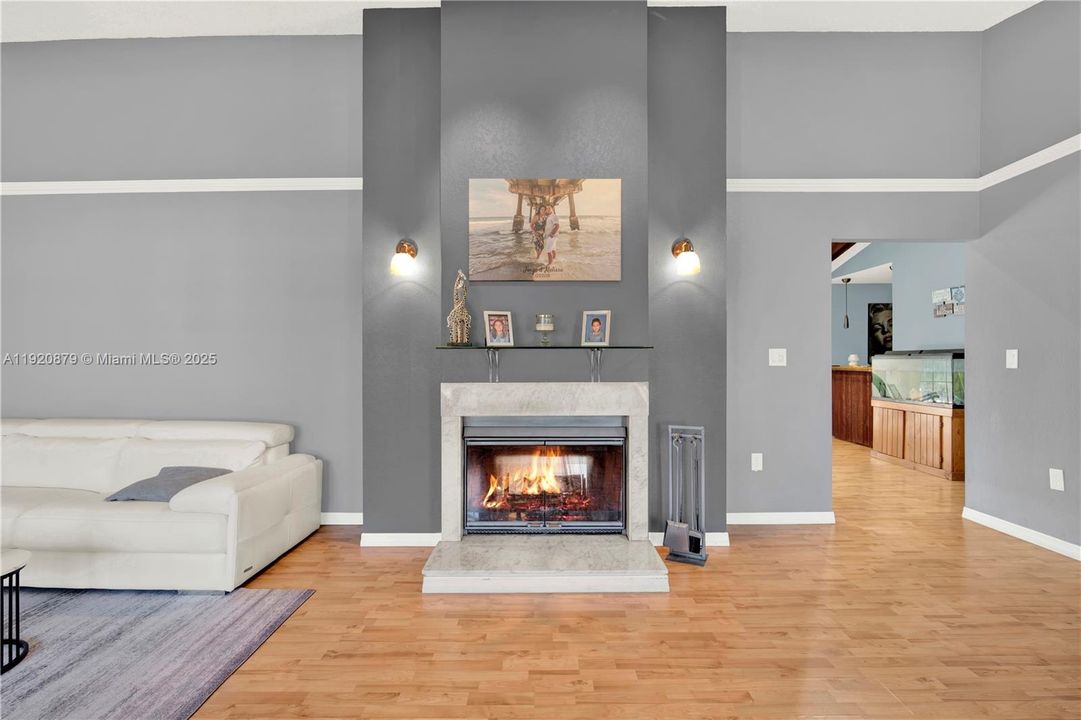 For Sale: $890,000 (4 beds, 2 baths, 3850 Square Feet)