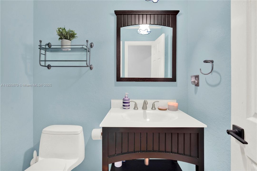 For Sale: $890,000 (4 beds, 2 baths, 3850 Square Feet)